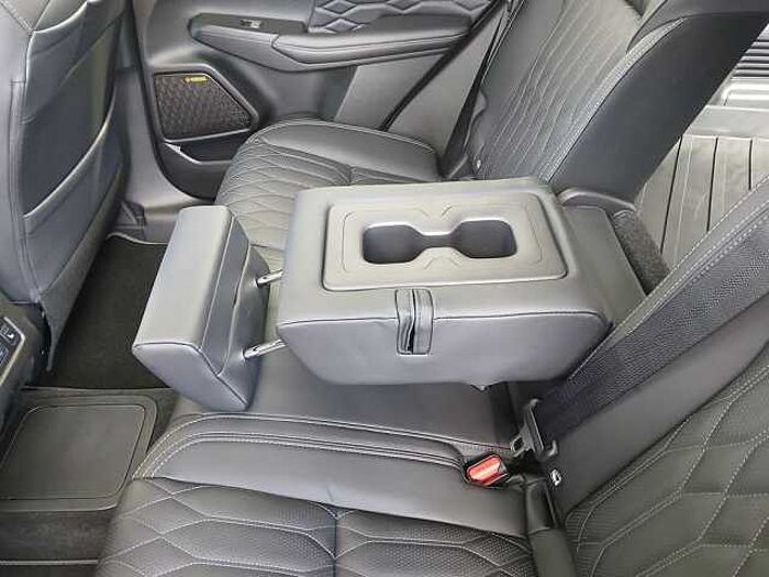 Mitsubishi Outlander 2.4i Plug-in-Hybrid Top