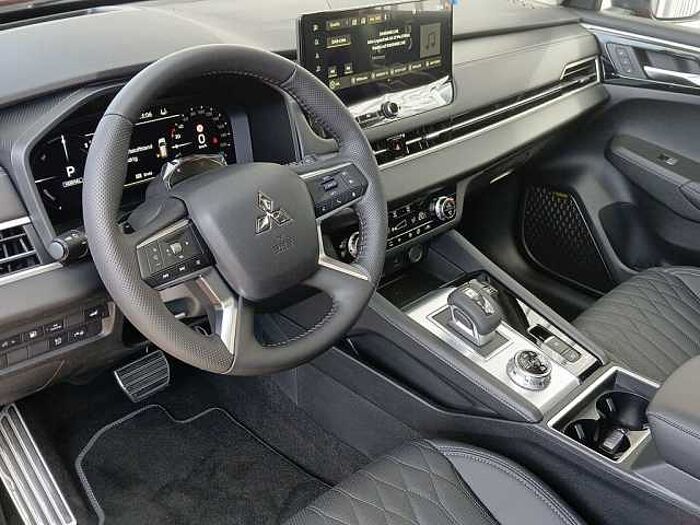 Mitsubishi Outlander 2.4i Plug-in-Hybrid Top