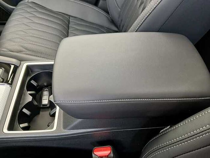 Mitsubishi Outlander 2.4i Plug-in-Hybrid Top