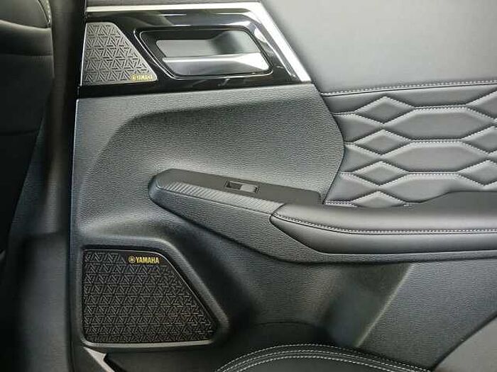 Mitsubishi Outlander 2.4i Plug-in-Hybrid Top