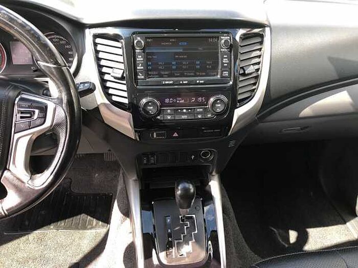 Mitsubishi L200 4x4 Automatik DC Top / AHK