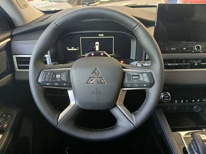 Mitsubishi Outlander 2.4i Plug-in Hybrid - Intro Edition