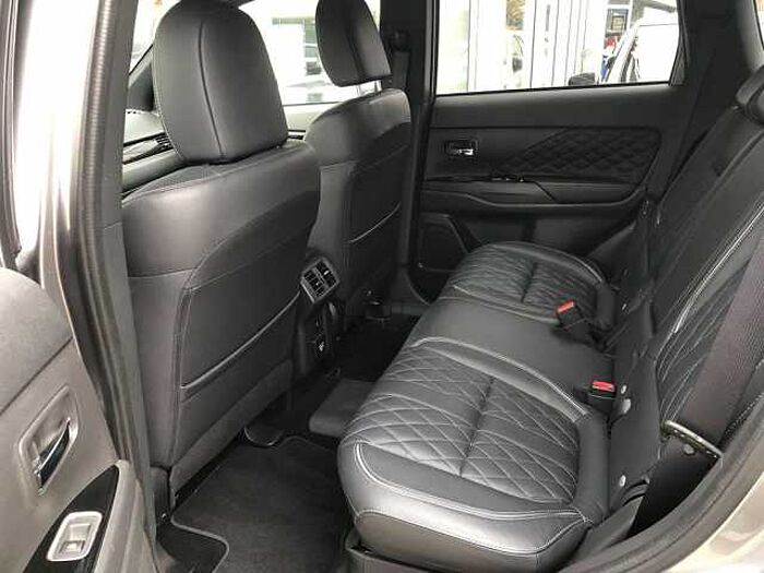 Mitsubishi Outlander 2.4i Plug-in-Hybrid 4WD Plus