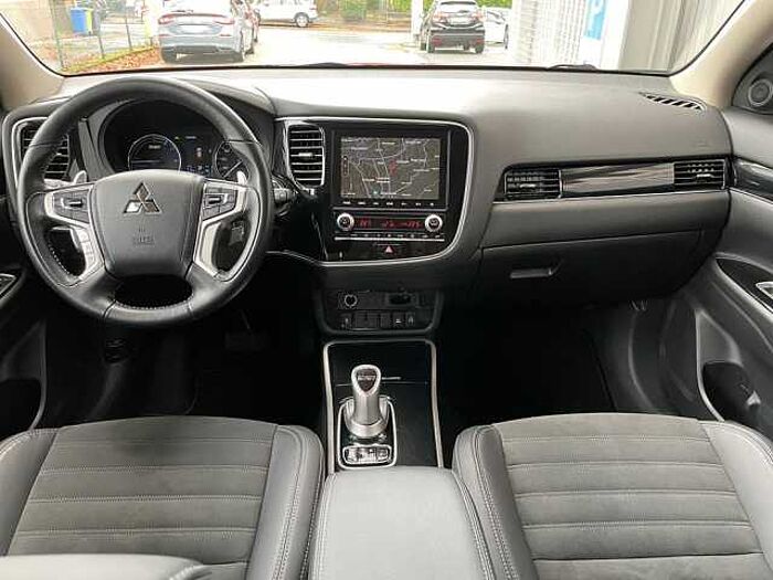 Mitsubishi Outlander 2.4i Plug-in-Hybrid Spirit 4WD