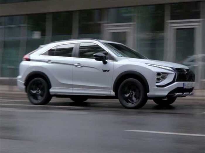 Mitsubishi Eclipse Cross 2.4i Plug-in-Hybrid Select Black