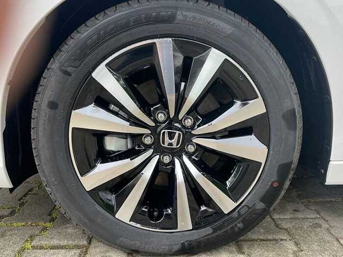 Honda Civic e: HEV 2.0 i-MMD Hybrid Elegance