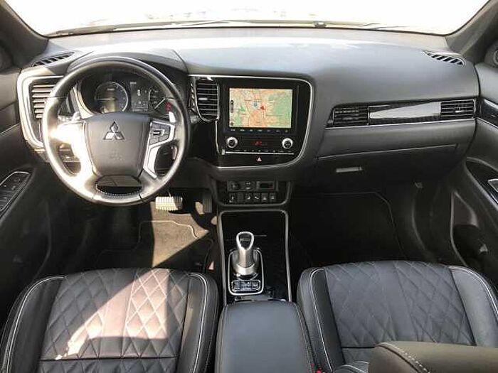 Mitsubishi Outlander 2.4i Plug-in-Hybrid Diamant+