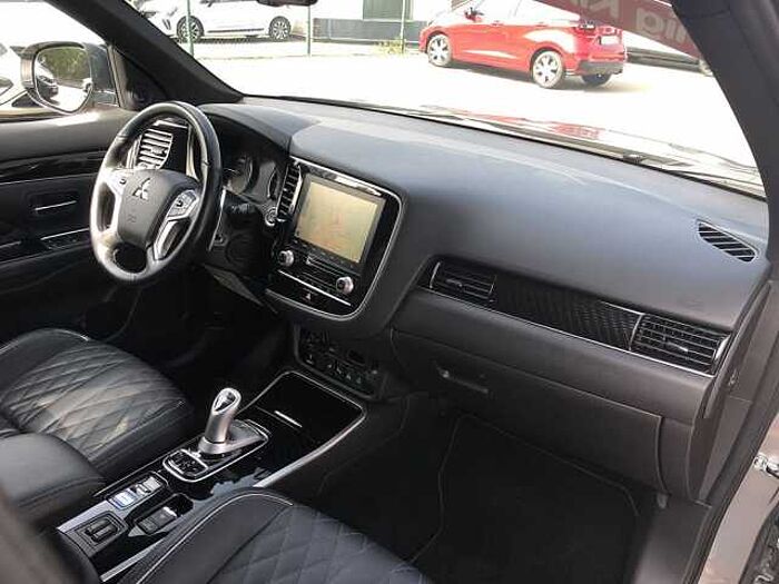 Mitsubishi Outlander 2.4i Plug-in-Hybrid Diamant+