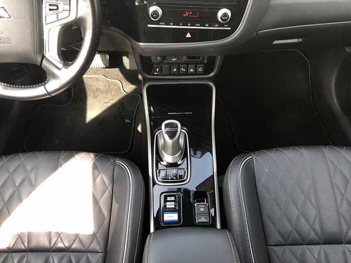 Mitsubishi Outlander 2.4i Plug-in-Hybrid Diamant+