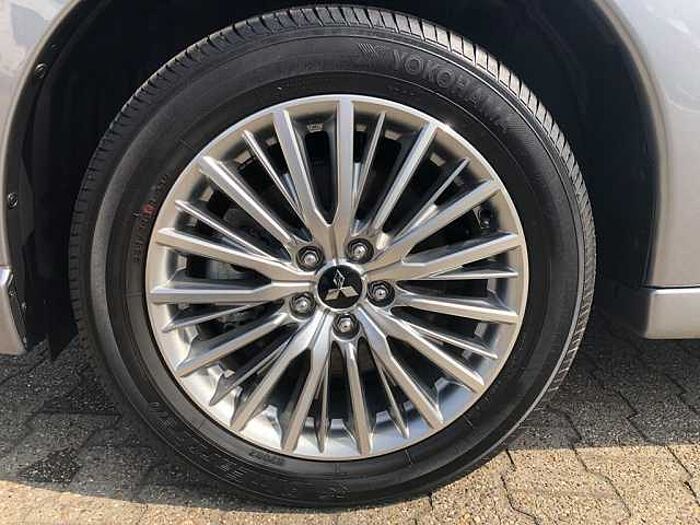 Mitsubishi Outlander 2.4i Plug-in-Hybrid Diamant+