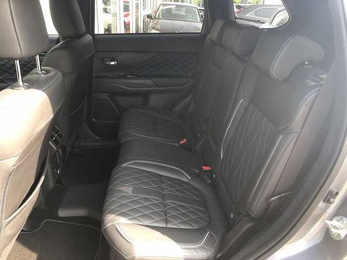 Mitsubishi Outlander 2.4i Plug-in-Hybrid Diamant+
