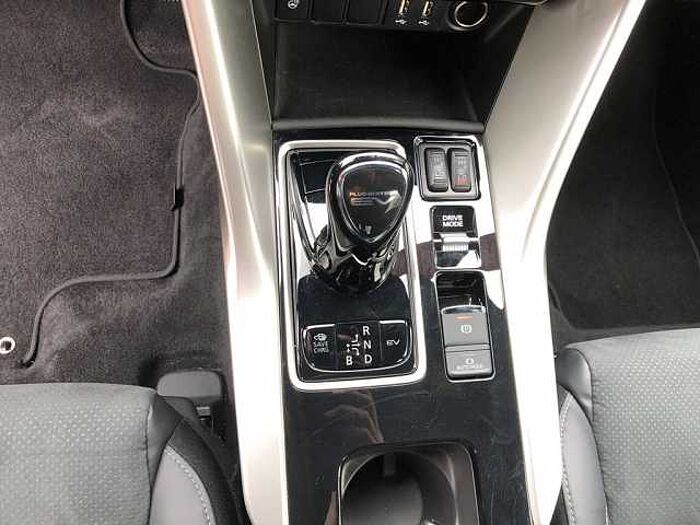 Mitsubishi Eclipse Cross 2.4i Plug-in Hybrid Select AWD