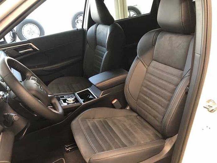 Mitsubishi Outlander Plug-in Hybrid 2.4i Intro Edition F&B