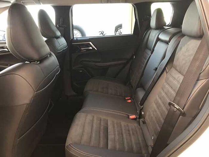 Mitsubishi Outlander Plug-in Hybrid 2.4i Intro Edition F&B