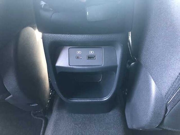 Nissan Juke 1.6 Hybrid Tekna - BOSE - Allwetterreifen
