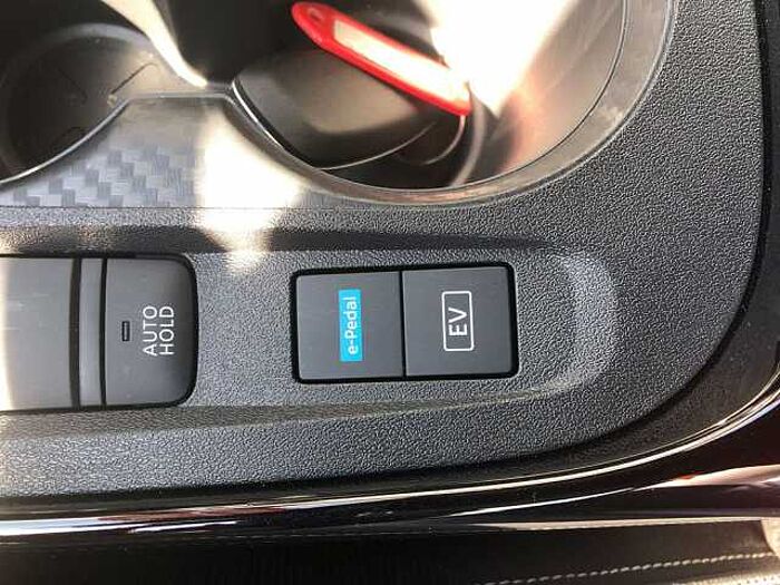 Nissan Juke 1.6 Hybrid Tekna - BOSE - Allwetterreifen