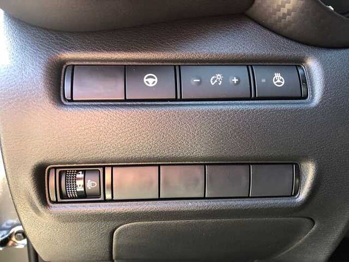 Nissan Juke 1.6 Hybrid Tekna - BOSE - Allwetterreifen