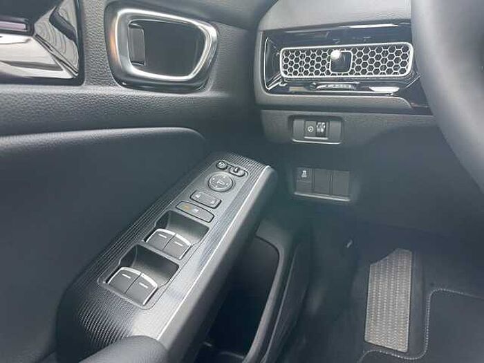 Honda Civic 2.0 e: HEV Hybrid Advance
